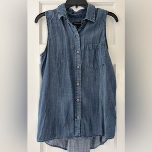 Banana Republic Sleeveless Button-Front Chambray Top - Denim Blue Small